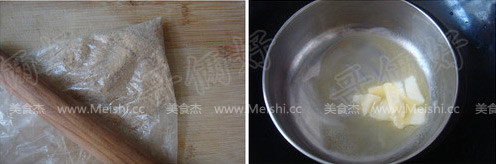 榴莲慕斯蛋糕的做法步骤：1