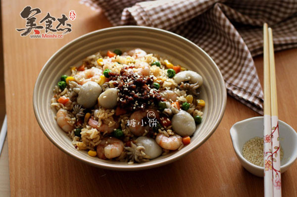 沙茶酱海鲜炒饭的做法步骤：7