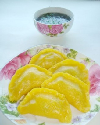 西葫芦玉米面蒸饺的做法