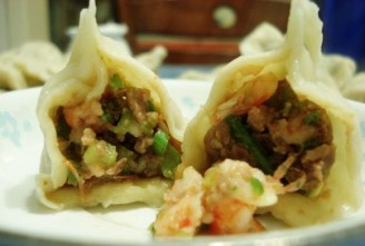 芹菜猪肉鲜虾水饺的做法